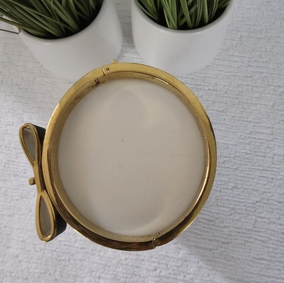 Kate Spade Black and Gold Bow Textured Hinged Bracelet - Picture 7 of 11